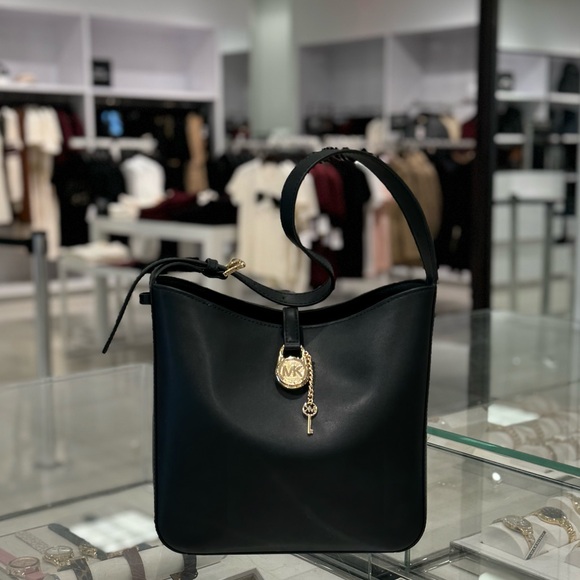 Michael Kors Lyra Small Bucket Shoulder Leather Bag Black - Picture 4 of 13